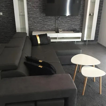 Villa Privative 3 Et Piscine Priv Pres *