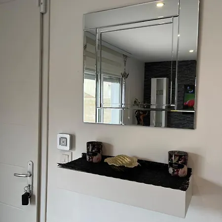 Villa Privative 3 Et Piscine Priv Pres *