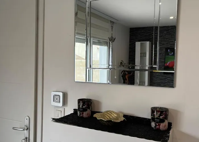 Villa Privative 3 Et Piscine Priv Pres *